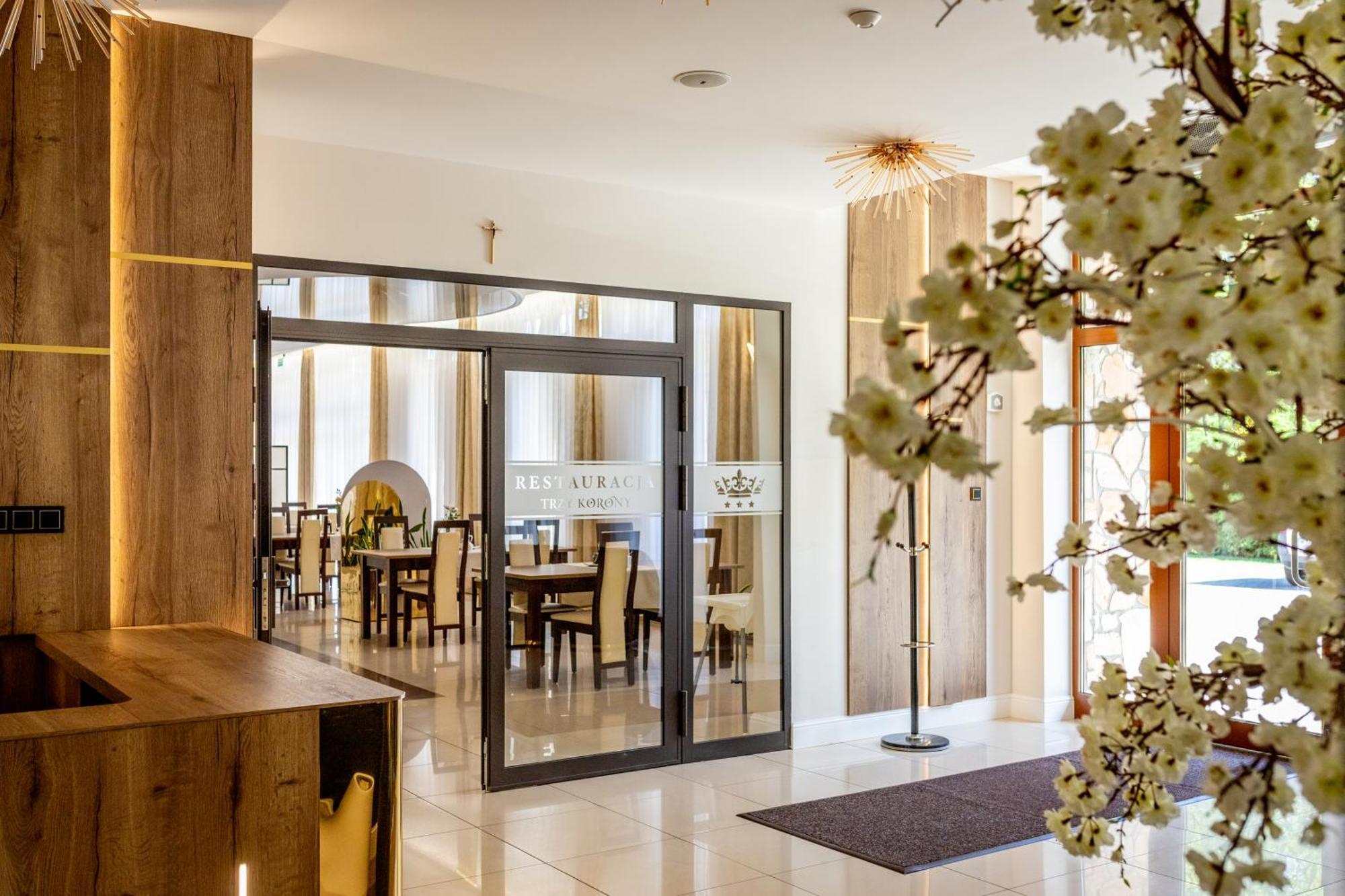 Trzy Korony Hotel Głogów Małopolski Buitenkant foto