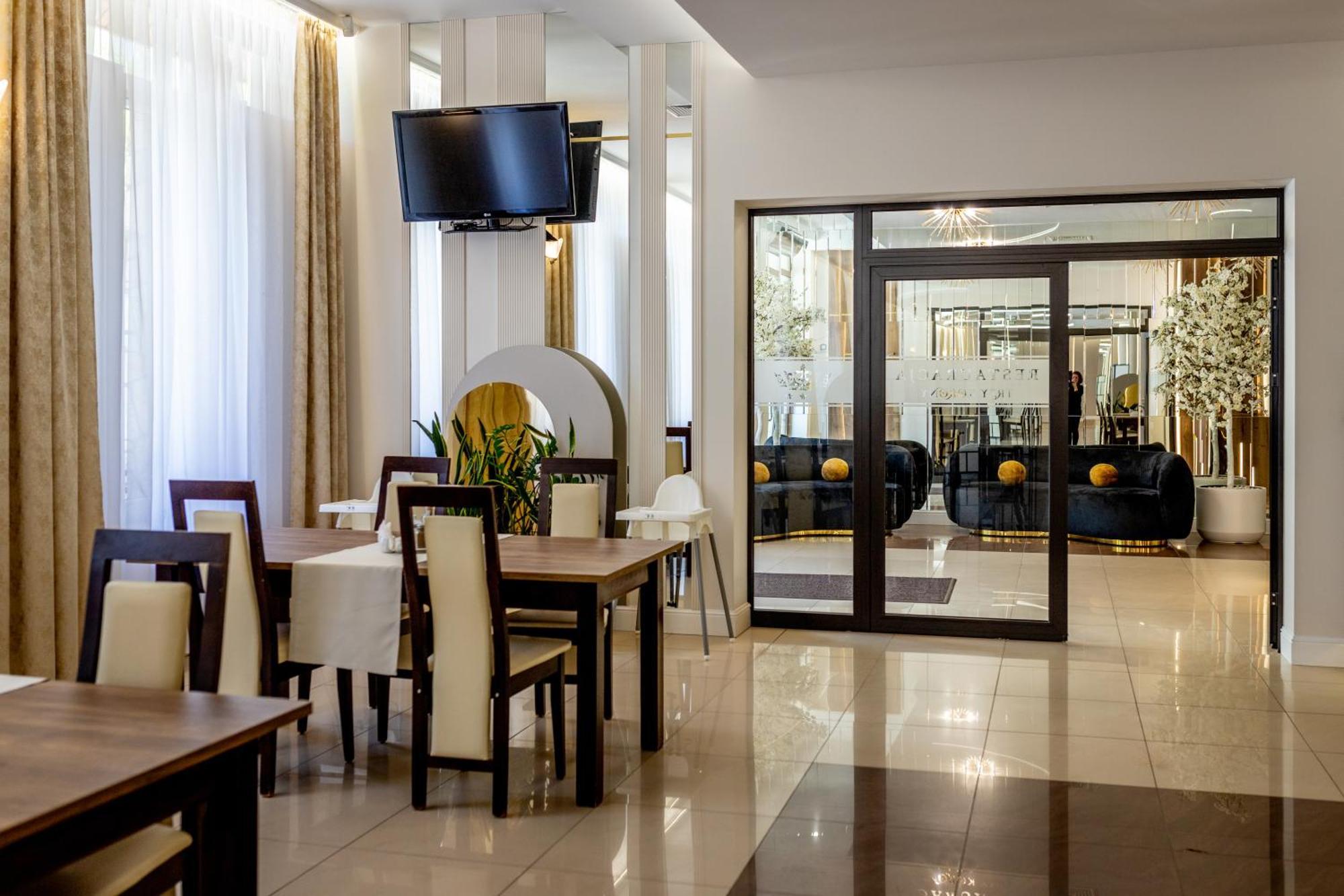 Trzy Korony Hotel Głogów Małopolski Buitenkant foto