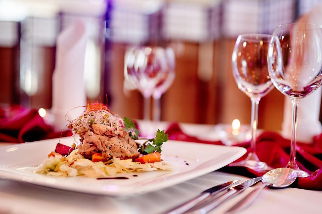 Trzy Korony Hotel Głogów Małopolski Buitenkant foto