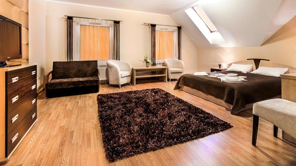 Trzy Korony Hotel Głogów Małopolski Buitenkant foto